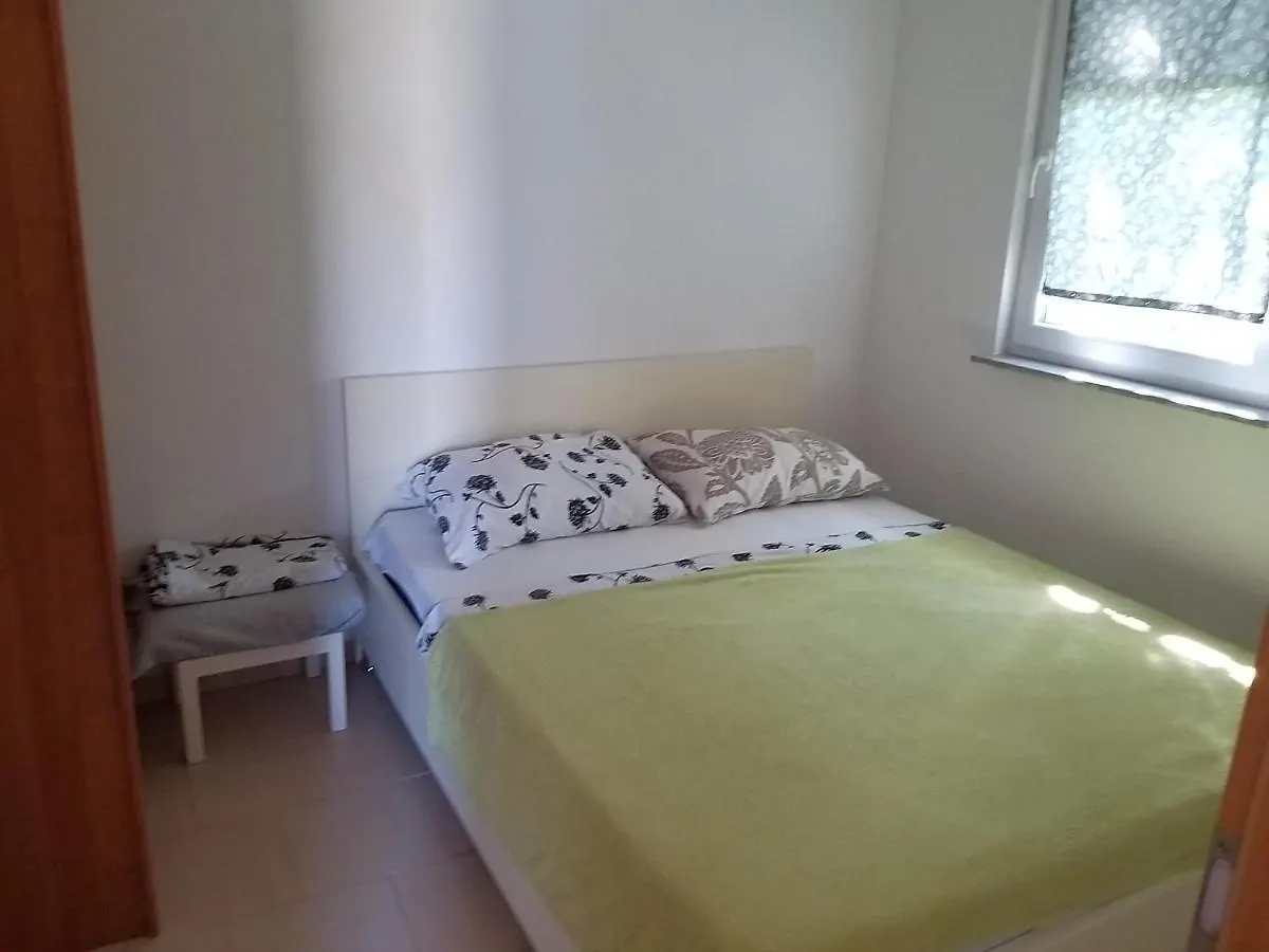 Manjsa Hisa Savudrija Alberi Zraven Petram Naselja Hotel Crveni Vrh
